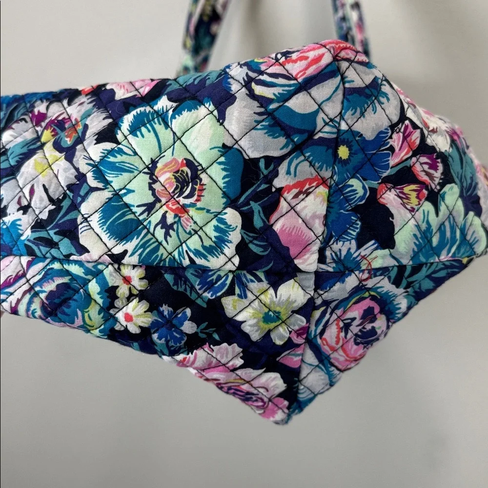 Vera Bradley Signature Cotton Tote in the Garden Grove‎ floral pattern.